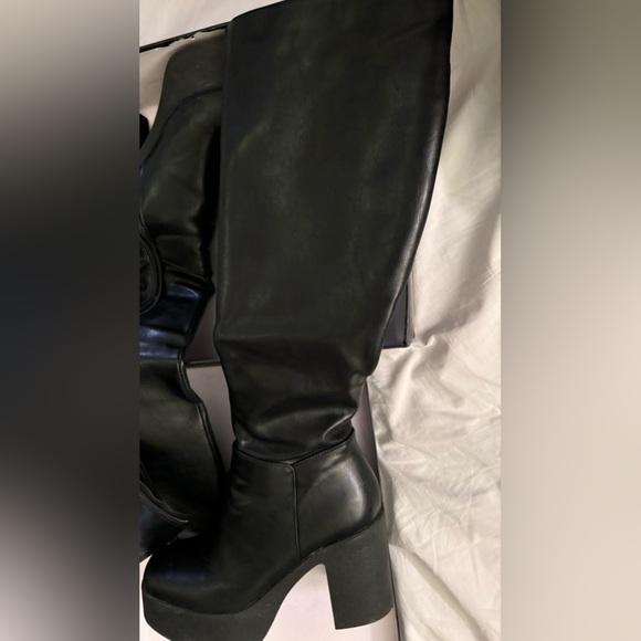 Lamoda LMF856 High Knee Black PU Leather Boot, descent condition - Picture 13 of 14